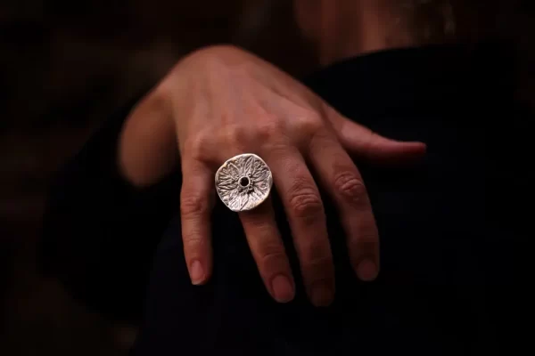 Anillo Mandala con zirconita