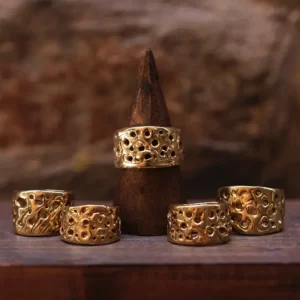 Brass/bronze ring collection: forats